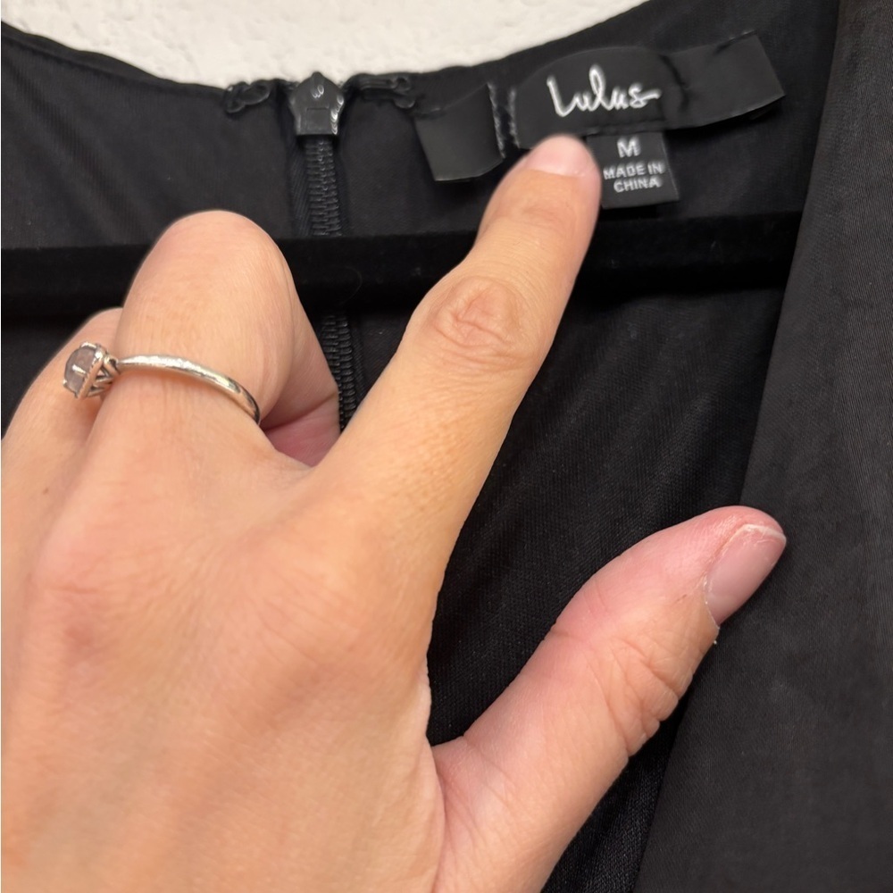 Size M NWOT Lulus Endearing Elegance Black Satin Long Sleeve Maxi Dress - Picture 7 of 10